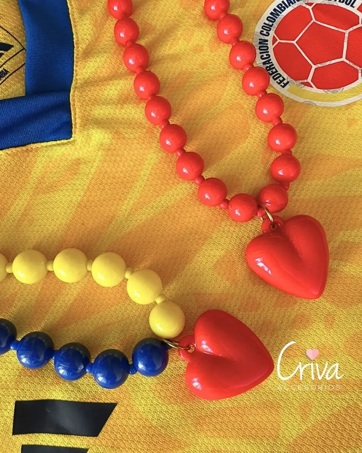 Collar corazon tricolor