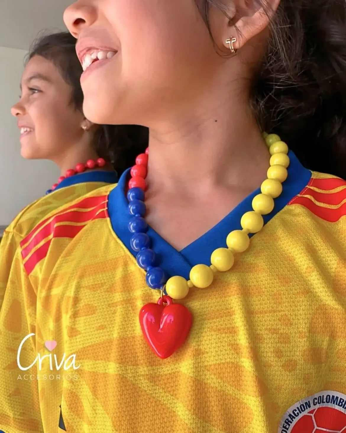 Collar corazon tricolor